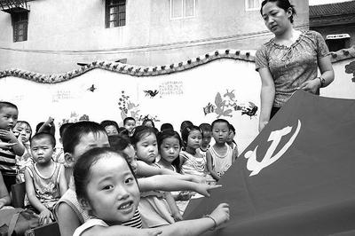 娱乐点评：肖战、唐嫣、张艺兴、陈都灵、张若昀、辛芷蕾